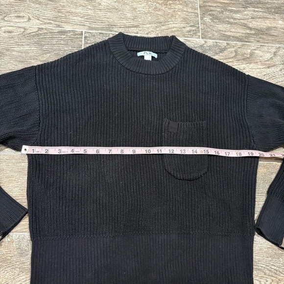 FLX Women’s Black Crewneck Ribbed Sweater Patch Pocket Sz M Classic Grunge - Picture 9 of 11